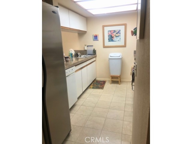 https://media.crmls.org/medias/beace007-af06-4f49-bc0e-f4150d105ad9.jpg?preset=X-Large