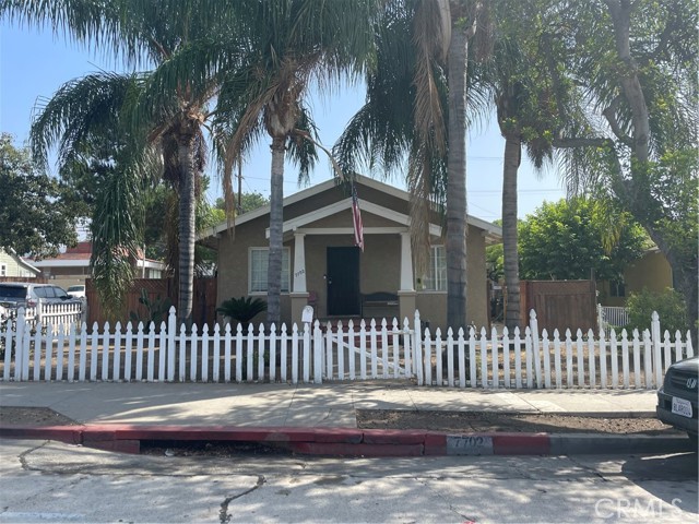 7702 Comstock photo 2