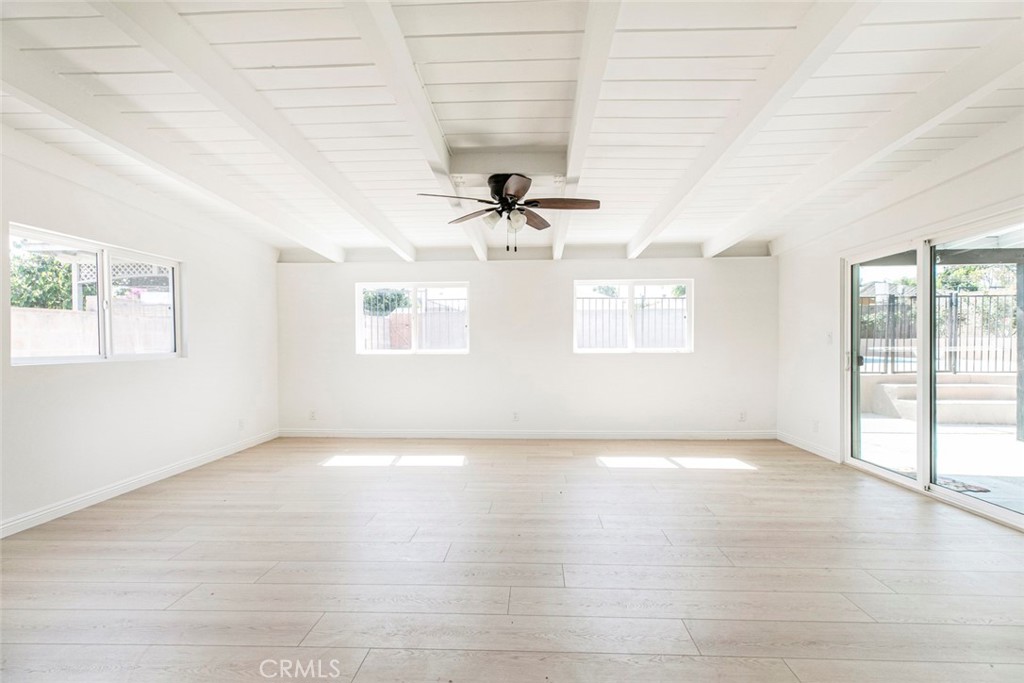 https://media.crmls.org/medias/beadd9a4-a017-45ef-ba03-8d63a041a777.jpg?preset=X-Large