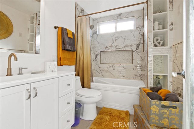 Detail Gallery Image 6 of 19 For 1107 Woodbury Dr, Harbor City,  CA 90710 - 4 Beds | 3 Baths