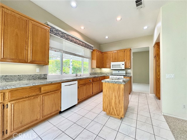 14144 Deerbrook Lane, Chino Hills CA: https://media.crmls.org/medias/beaef52a-ebf7-4f23-bc6d-e9db9aeecc46.jpg
