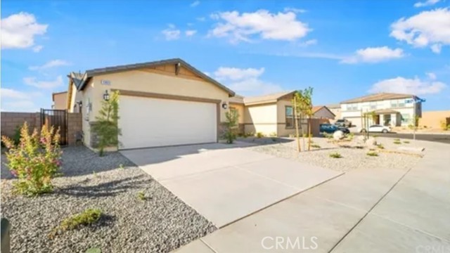 13833 RAVEN ST, Victorville CA: https://media.crmls.org/medias/beaf429c-4130-4a28-9205-a1283bf32406.jpg