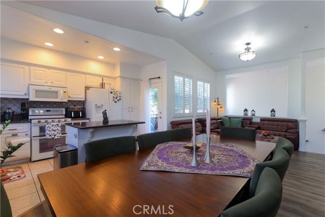 Detail Gallery Image 5 of 20 For 2212 Crescent Oak, Irvine,  CA 92618 - 2 Beds | 2 Baths