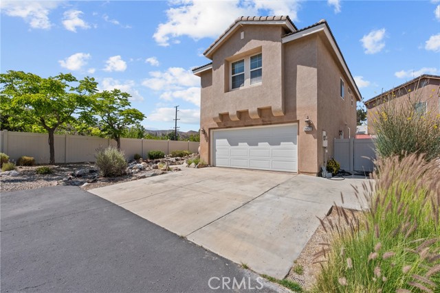 29513 Blake Way, Canyon Country CA: https://media.crmls.org/medias/beafced3-a6b4-4a0e-976f-38a5041bb786.jpg