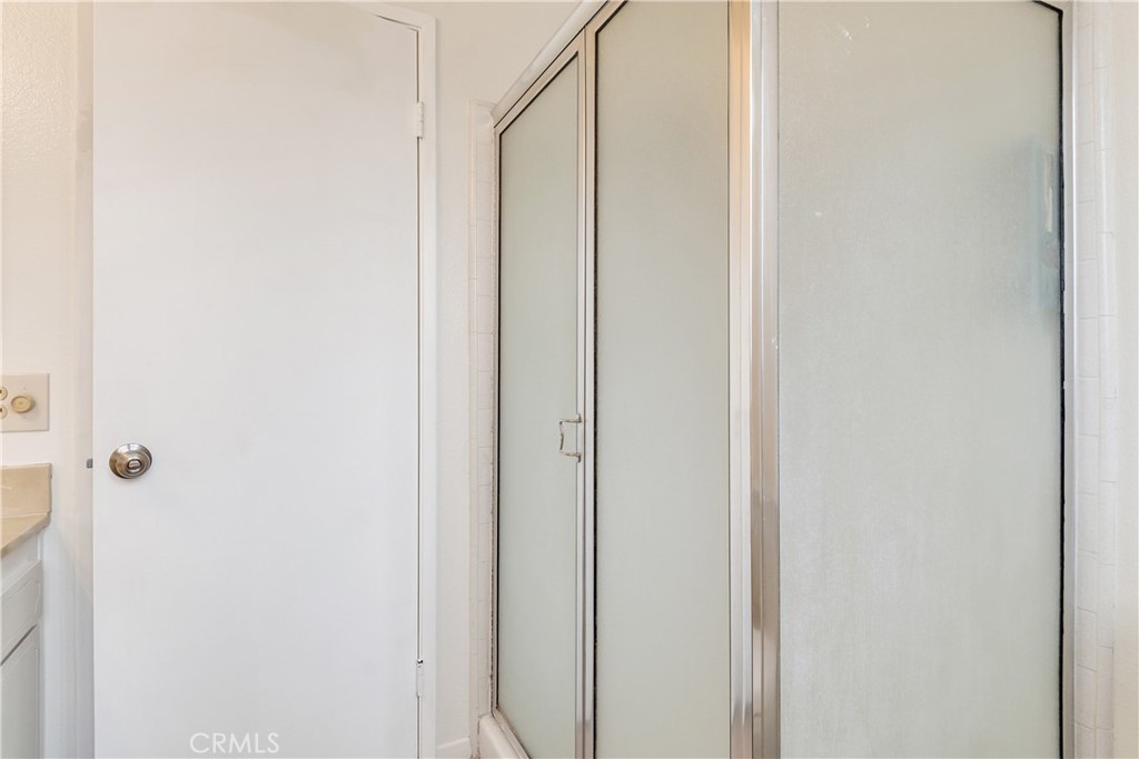 https://media.crmls.org/medias/beb02221-08e4-4fba-b4e3-4cdf2c40632b.jpg?preset=X-Large