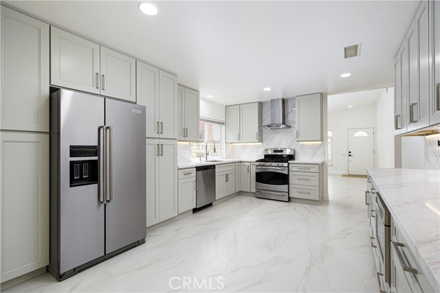 22822 Via Octavo, Mission Viejo CA: https://media.crmls.org/medias/beb07125-36c4-4d43-b700-b6b286eb6a6e.jpg