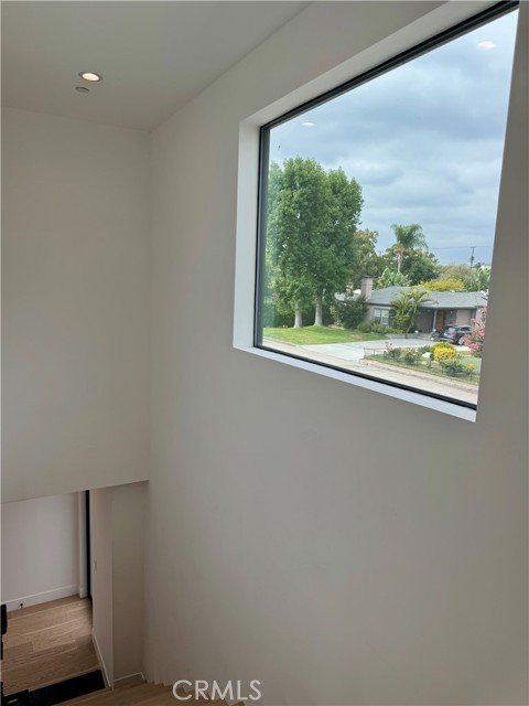 Detail Gallery Image 10 of 54 For 4336 N Serene Pl, Studio City,  CA 91604 - 3 Beds | 2/1 Baths