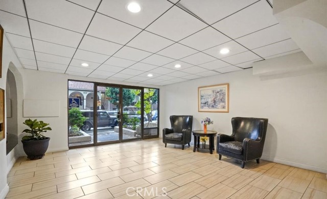 Detail Gallery Image 4 of 28 For 310 N Jackson St #104,  Glendale,  CA 91206 - 2 Beds | 2 Baths