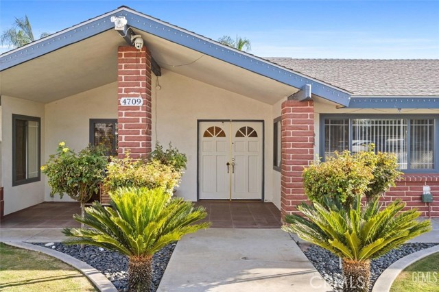 Detail Gallery Image 3 of 36 For 4709 Morro Dr, Bakersfield,  CA 93307 - 3 Beds | 2/1 Baths