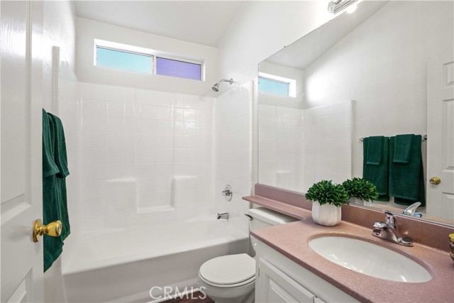 Detail Gallery Image 16 of 28 For 20208 Northcliff Dr, Canyon Country,  CA 91351 - 2 Beds | 2 Baths