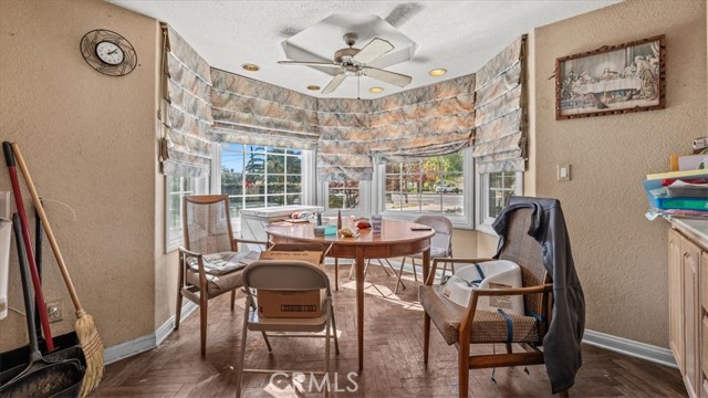 Detail Gallery Image 7 of 30 For 2681 Valencia Ave, San Bernardino,  CA 92404 - 3 Beds | 4 Baths