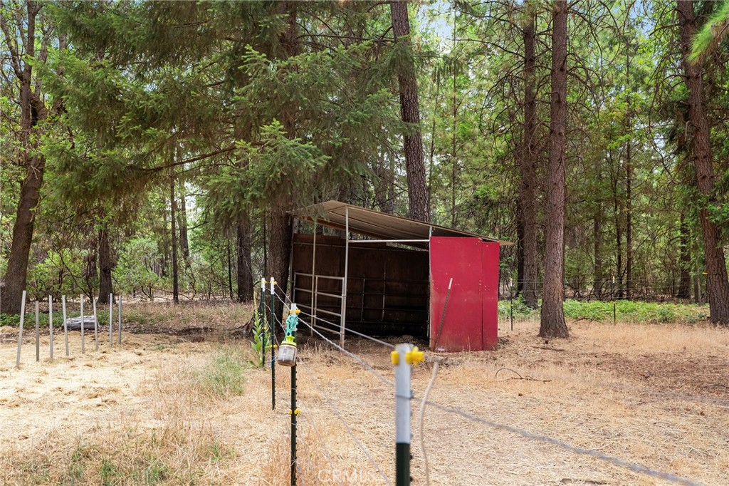https://media.crmls.org/medias/beb3222b-9726-4ee8-9582-fbdbbcb33867.jpg?preset=X-Large
