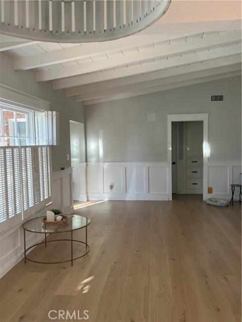 5124 Vesper Avenue, Sherman Oaks CA: https://media.crmls.org/medias/beb37f08-7d25-46ef-a9ee-34aaedfb54c9.jpg