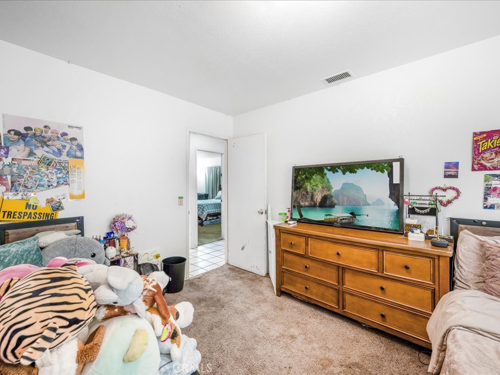 https://media.crmls.org/medias/beb44077-5cbd-4b44-bd61-85f12ac5c820.jpg?preset=X-Large