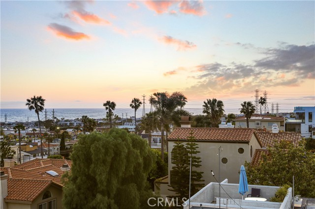 615 Lucia Avenue, Redondo Beach, California 90277, 4 Bedrooms Bedrooms, ,3 BathroomsBathrooms,Residential,Sold,Lucia,SB23104971