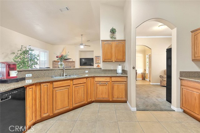 15095 Douglas Street, Apple Valley CA: https://media.crmls.org/medias/beb47b3f-e47e-4464-bb94-89013b93f7de.jpg