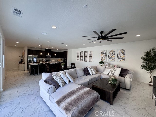 38572 Rosegate Place, Murrieta CA: https://media.crmls.org/medias/beb4f9b7-4c29-4c2a-81e0-a325822a3647.jpg