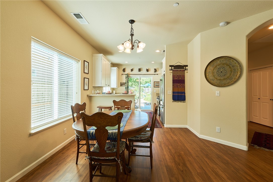 Detail Gallery Image 10 of 40 For 2839 Clark Way, Chico,  CA 95973 - 3 Beds | 2 Baths