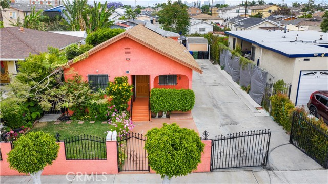 157 E 70th Street, Los Angeles CA: https://media.crmls.org/medias/beb594aa-ba4f-49c6-864b-c8f64f156ed5.jpg