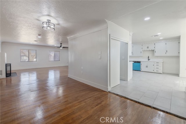 Detail Gallery Image 13 of 52 For 21199 S Feland Ave, Riverdale,  CA 93656 - 3 Beds | 2 Baths