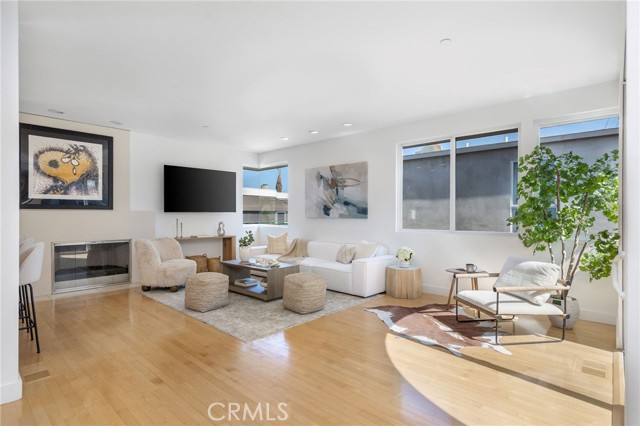 2303 Vista Drive, Manhattan Beach, California 90266, 4 Bedrooms Bedrooms, ,3 BathroomsBathrooms,Residential,For Sale,Vista,SB26092785