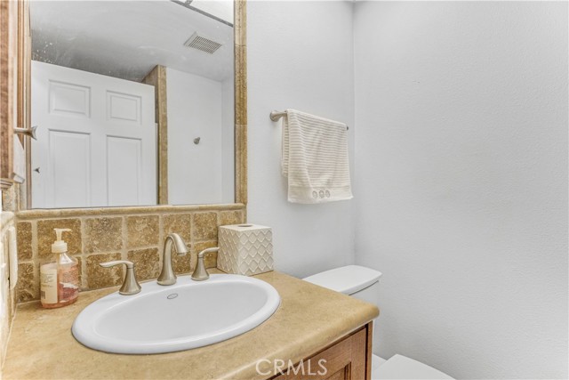 18238 Hastings Way, Porter Ranch CA: https://media.crmls.org/medias/beb6a672-6ee2-433c-b192-9710ecd61cc7.jpg