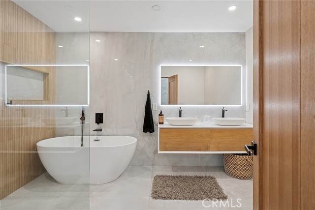 Detail Gallery Image 24 of 53 For 5700 El Canon Ave, Woodland Hills,  CA 91367 - 3 Beds | 3 Baths