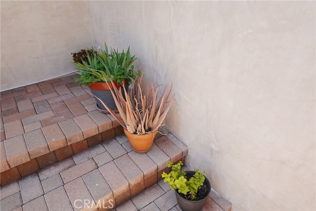 430 Sonora Avenue, Glendale CA: https://media.crmls.org/medias/beb7c375-00c1-4bbb-a735-f070bdff9414.jpg