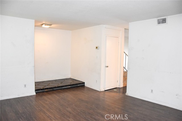 Detail Gallery Image 15 of 19 For 2155 N Fairview St #8,  Santa Ana,  CA 92706 - 3 Beds | 2/1 Baths