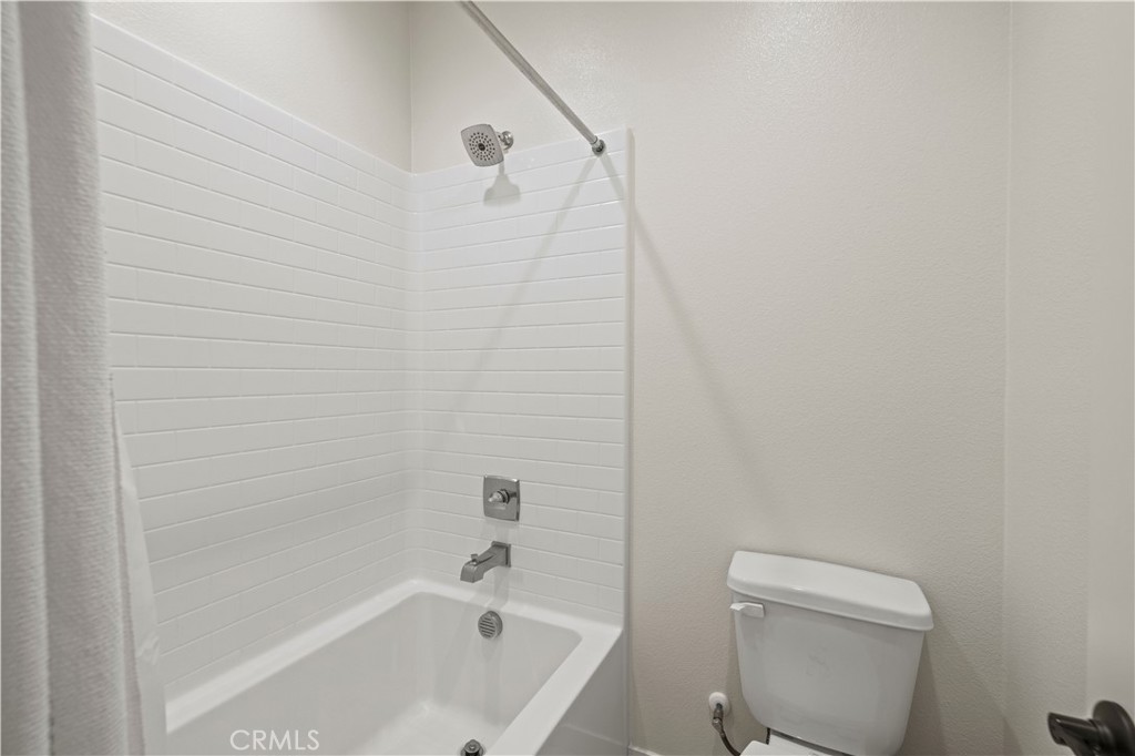 https://media.crmls.org/medias/beb8be0e-7d58-4eb1-9a44-a26415de9b82.jpg?preset=X-Large