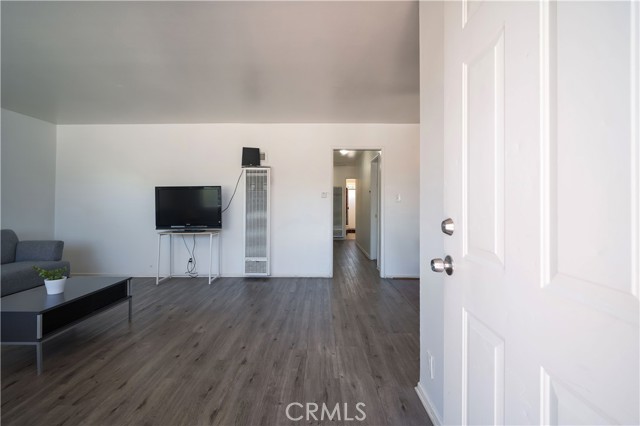 Detail Gallery Image 6 of 30 For 16176 Del Rey Ct, Victorville,  CA 92395 - 4 Beds | 2 Baths