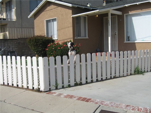560 W Hamilton Avenue, San Pedro CA: https://media.crmls.org/medias/beb9893c-effc-4b64-8fec-114aa4a6551f.jpg