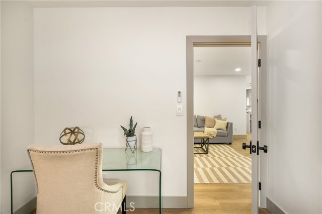 5161 E 27th Street, Long Beach CA: https://media.crmls.org/medias/beb99a9e-f5f3-4c05-a112-f24bc4ec4f03.jpg