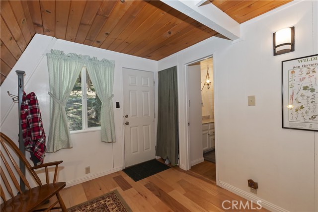 31115 All View Drive, Running Springs CA: https://media.crmls.org/medias/beb9df24-a777-43df-acd5-25ce18c1af80.jpg