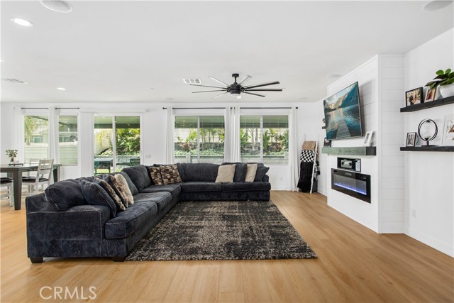 29427 Studio Drive, Menifee CA: https://media.crmls.org/medias/beb9e1a3-cae6-472b-80a6-876c9dbe3c6b.jpg