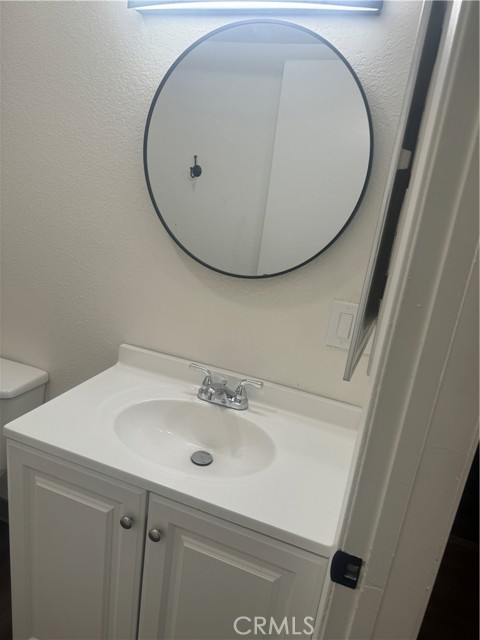 Detail Gallery Image 6 of 8 For 811 Java, Inglewood,  CA 90301 - 2 Beds | 2 Baths