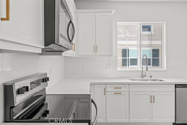 16031 Cochise Court, Chino CA: https://media.crmls.org/medias/bebae29e-20e7-4ae8-b5e8-101ba7f5632a.jpg