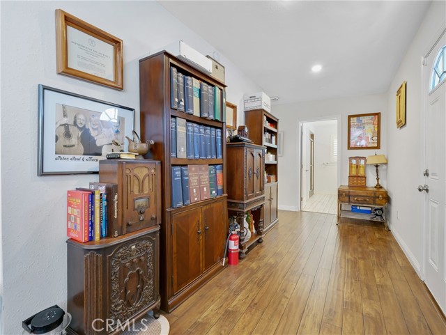 401 E Cherry Avenue, Monrovia CA: https://media.crmls.org/medias/bebb6e04-6497-406a-b289-edc8ec51f4dc.jpg