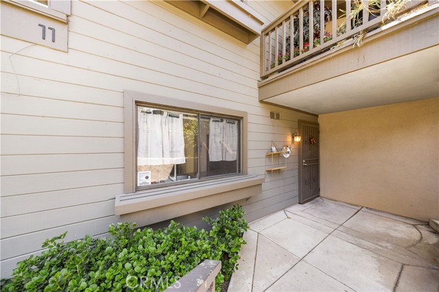 11 Palos, Irvine CA: https://media.crmls.org/medias/bebbfb06-c72a-4aeb-b7d7-6d076f36ee2b.jpg