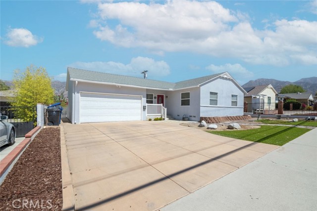 8237 Hillrose Street photo 2