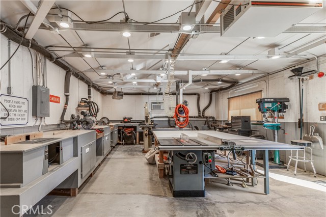 5200 Irvine Blvd., Irvine CA: https://media.crmls.org/medias/bebd4146-f020-4371-ad1b-6b78cb3cbe4b.jpg