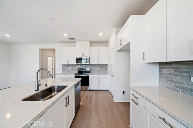 Detail Gallery Image 3 of 19 For 3560 S Eichler Paseo, Ontario,  CA 91761 - 3 Beds | 2/1 Baths