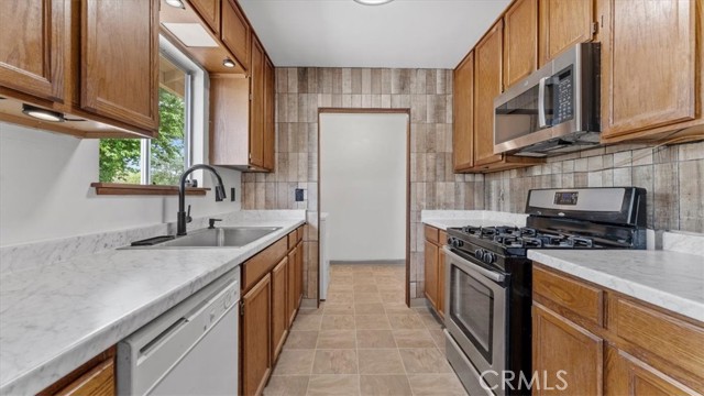 Detail Gallery Image 24 of 48 For 112 Los Verjeles, Bangor,  CA 95901 - 3 Beds | 1/1 Baths