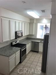 Detail Gallery Image 13 of 22 For 30389 Buccaneer Bay #B,  Murrieta,  CA 92563 - 3 Beds | 2/1 Baths