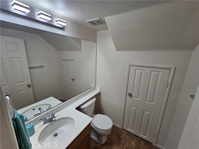 Detail Gallery Image 9 of 37 For 28882 Lakefront, Temecula,  CA 92591 - 3 Beds | 2/1 Baths