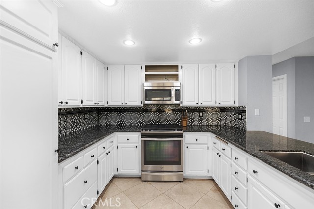 23896 Corinth Drive, Murrieta CA: https://media.crmls.org/medias/bebeb636-7b7a-45bd-ba21-760aebdfb0c2.jpg