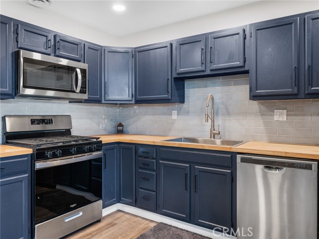 Detail Gallery Image 9 of 27 For 360 W San Bernardino, Rialto,  CA 92376 - 3 Beds | 2 Baths