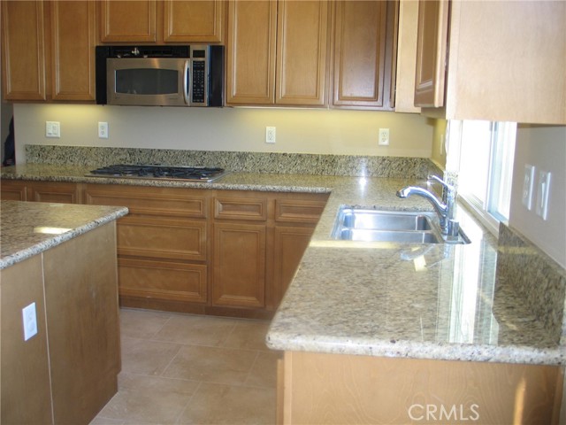27720 Elderberry Street, Murrieta CA: https://media.crmls.org/medias/bec04a3a-a3ef-4e17-af67-1b25507ab4b9.jpg