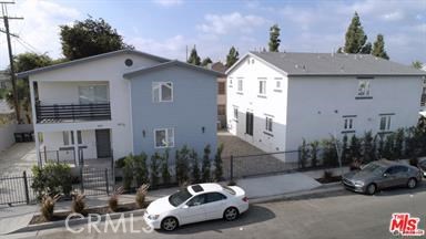 4011 S RAYMOND Avenue Los Angeles, California Prime Exposition Park New 2018 Construction. Upstairs Unit consists of a large 3bed + 3 Full bath. Units have large open floor plans, high ceilings, and recessed lighting. Unit amenities include contemporary kitchens with new stainless steel appliances, new rainfall shower heads, built-in closets, central air conditioners controlled with a Nest thermostat and new washer/dryers. Gated Parking is provided on site with two (2) tandem reserved parking spaces per unit. Beautiful laminate wood flooring throughout excluding the tiled bathrooms. Two (2) master suite. Centrally located a few blocks from USC, LA Coliseum, Natural History Museum, Rose Garden, California Science Center, USC Village Plaza, and the Expo Light Rail Station.