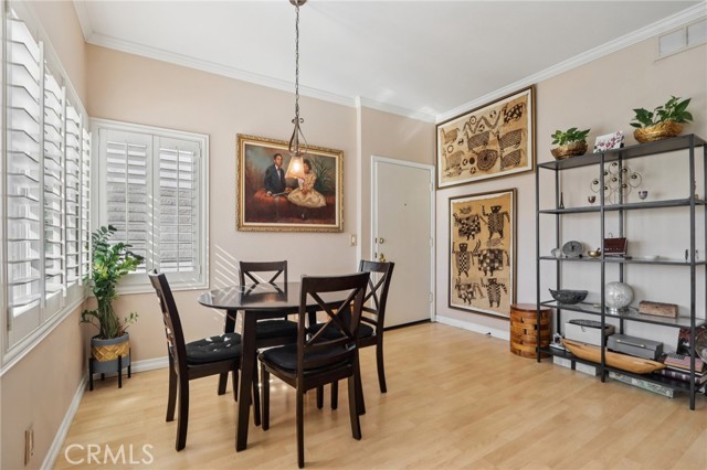 Detail Gallery Image 6 of 12 For 360 S Los Robles Ave #11,  Pasadena,  CA 91101 - 2 Beds | 2 Baths